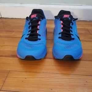 Womans Nike Structure 17 Fitsole 2